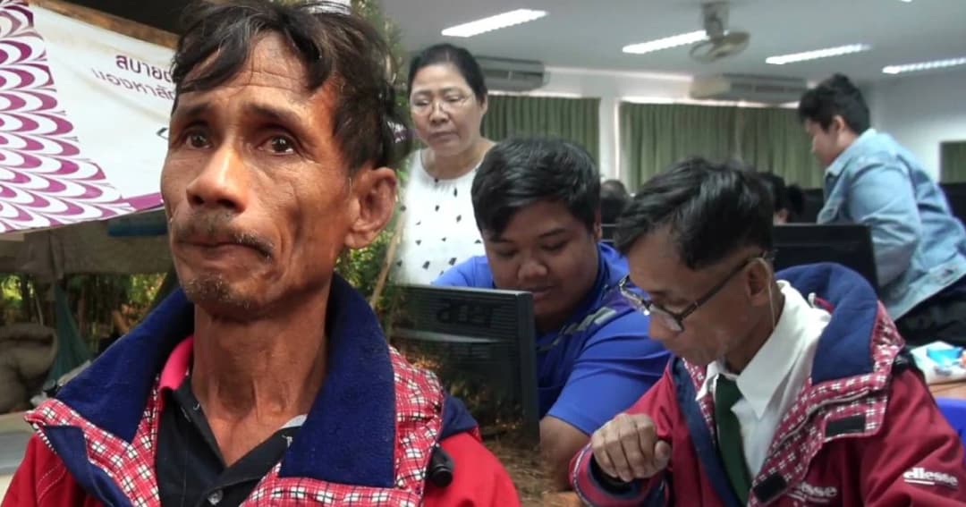 ธารน้ำใจสานฝัน “ลุงน้อย” นักศึกษาป.ตรี วัย 56 ปี จ่ายค่าเทอมกลับเข้าเรียนต่อแล้ว