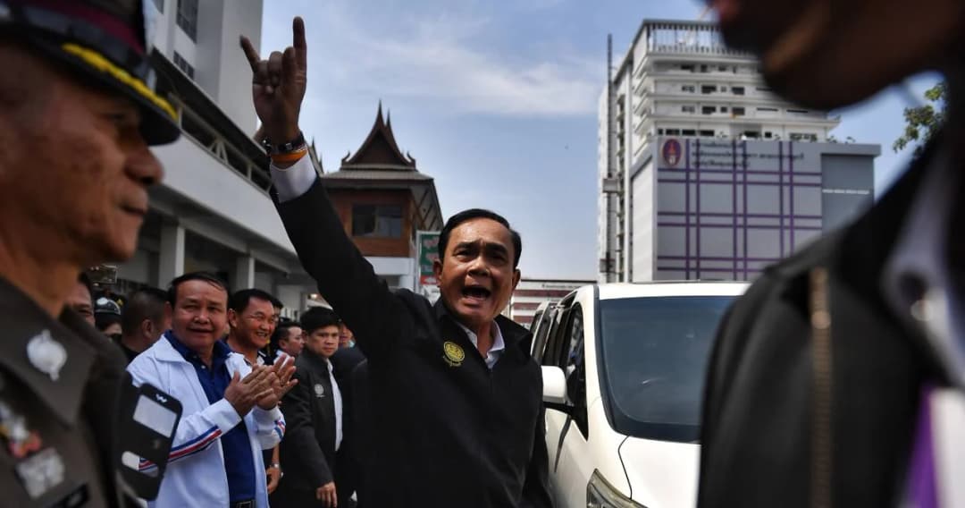 บิ๊กตู่ชี้แจง ไปโคราชโบกมือ ส่งไอเลิฟยู มินิฮาร์ท เพราะต้องการส่งกำลังใจ