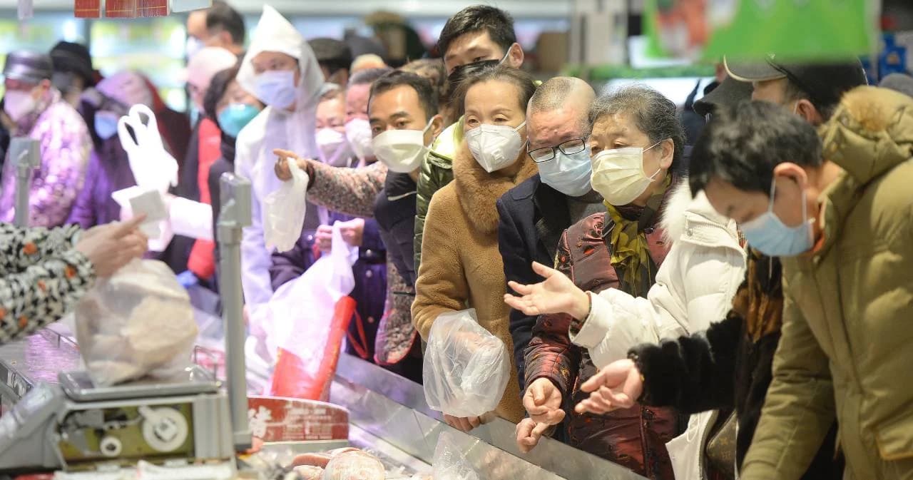 ทางการจีนส่งเนื้อหมูแช่แข็งช่วยชาวอู่ฮั่นต่อสู้ไวรัสโคโรนา