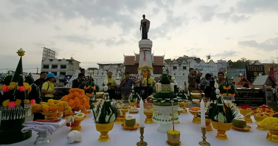 ผวจ.โคราช นำขอขมาแม่ย่าโมพร้อมจัดทำบุญใหญ่ห้างเทอร์มินอล21 โคราช