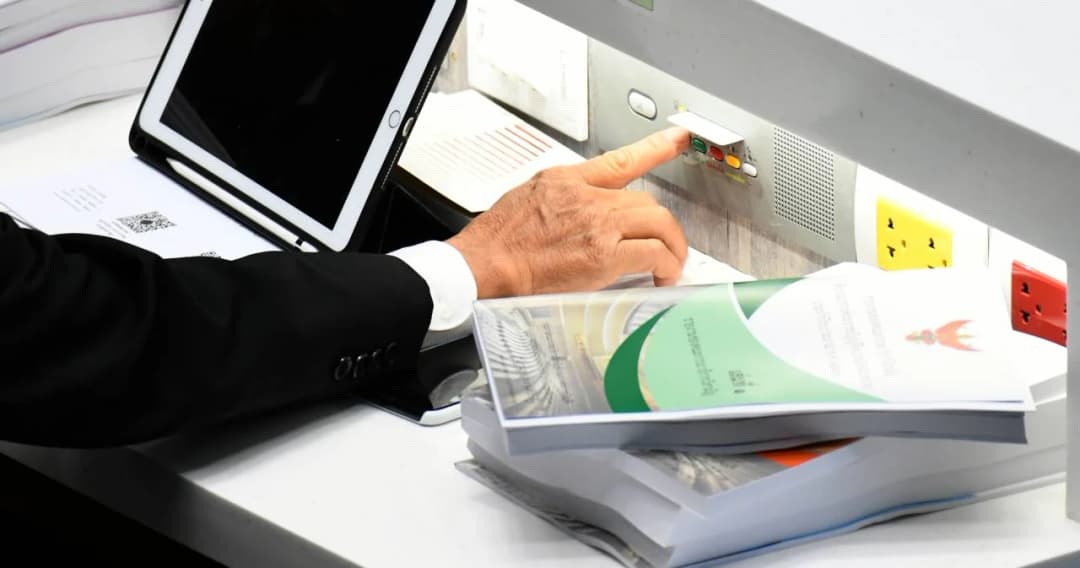 สภาเสียงปริ่มน้ำวุ่นอีก ลงมติงบ 63 ใหม่เสียงไม่ถึงครึ่ง ชี้เครื่องเสียบบัตรมีปัญหา