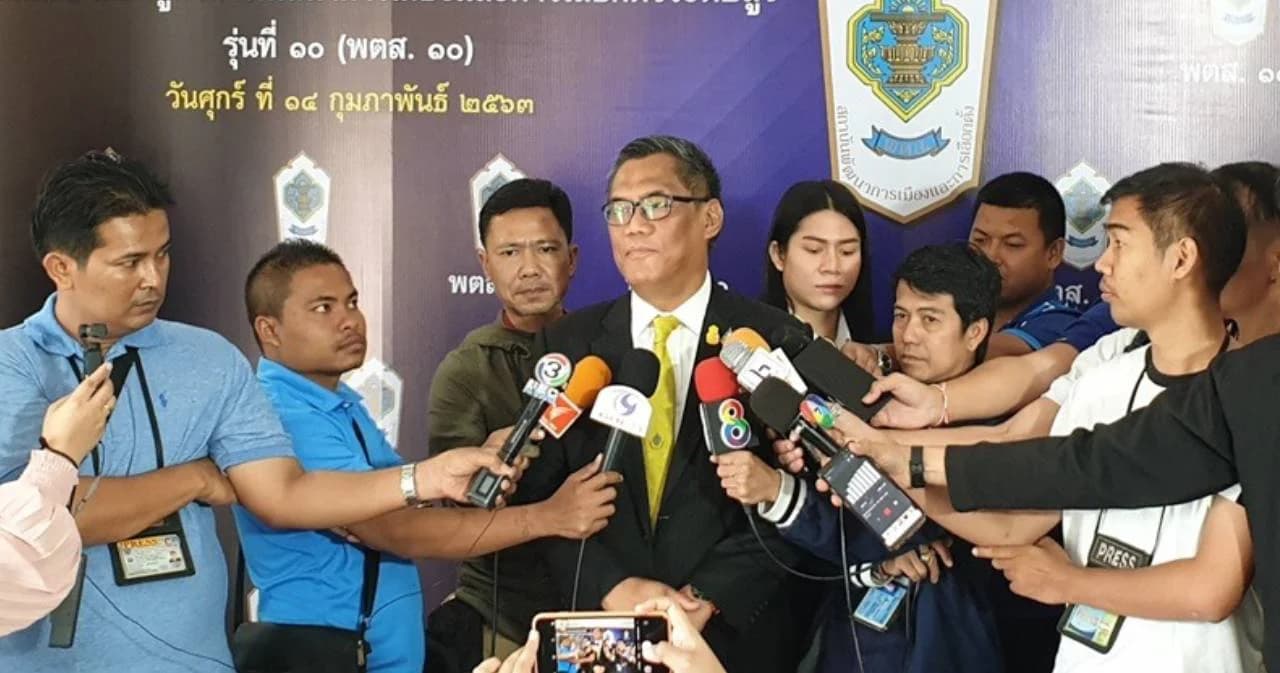 กกต.รอดูคดีศาลรัฐธรรมนูญยุบอนาคตใหม่ ก่อนดำเนินการกับอีก 17 พรรค