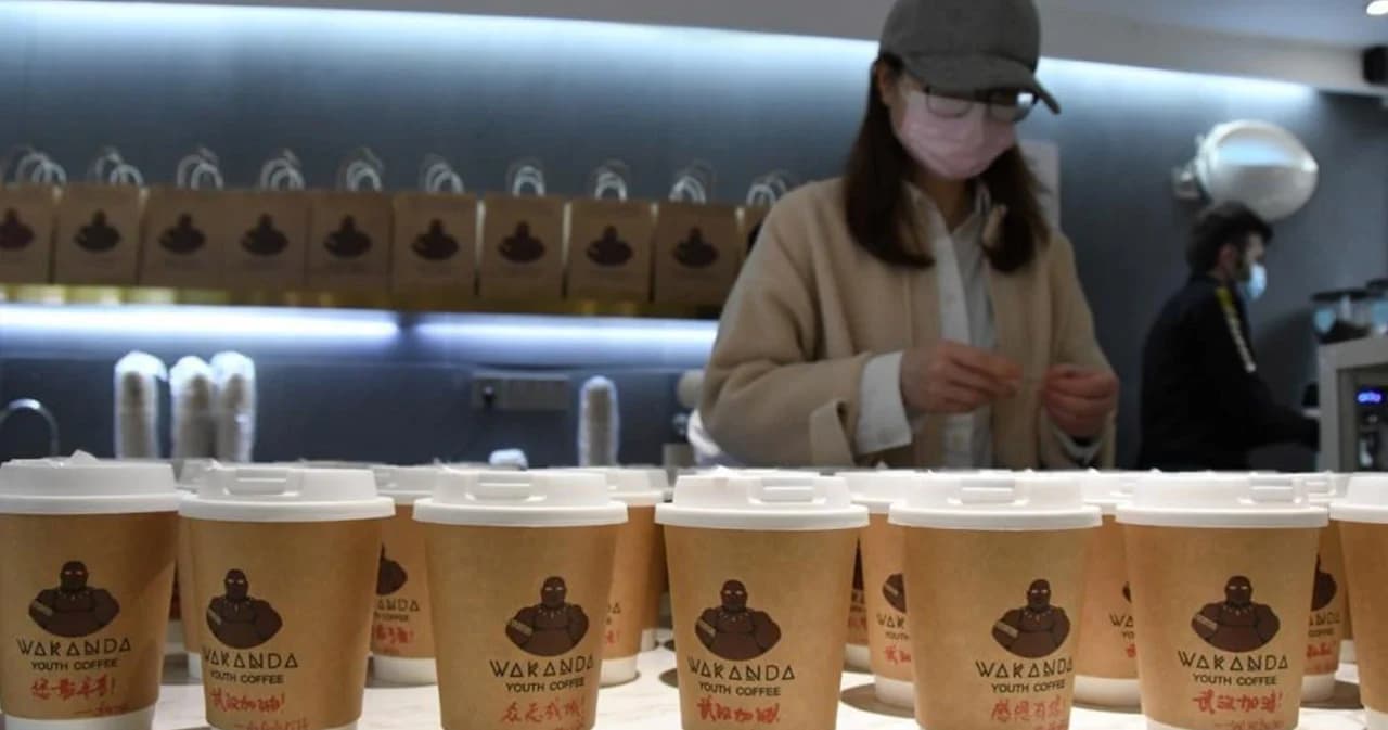 ร้านกาแฟในอู่ฮั่นจัดส่งเครื่องดื่มให้เจ้าหน้าที่กว่า 7,000 แก้ว