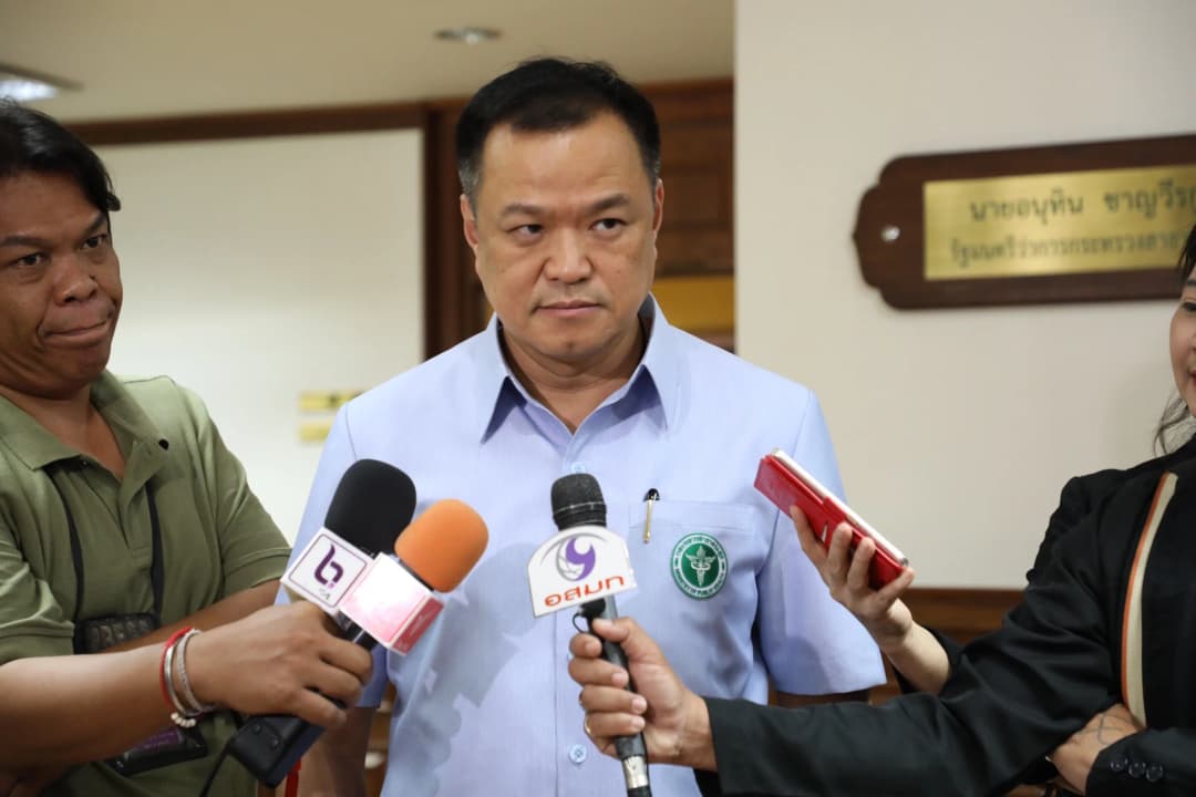 อนุทิน ยอมรับเพิ่งทราบราชวิทยาลัยจุฬาภรณ์ จะนำเข้า ‘ชิโนฟาร์ม’