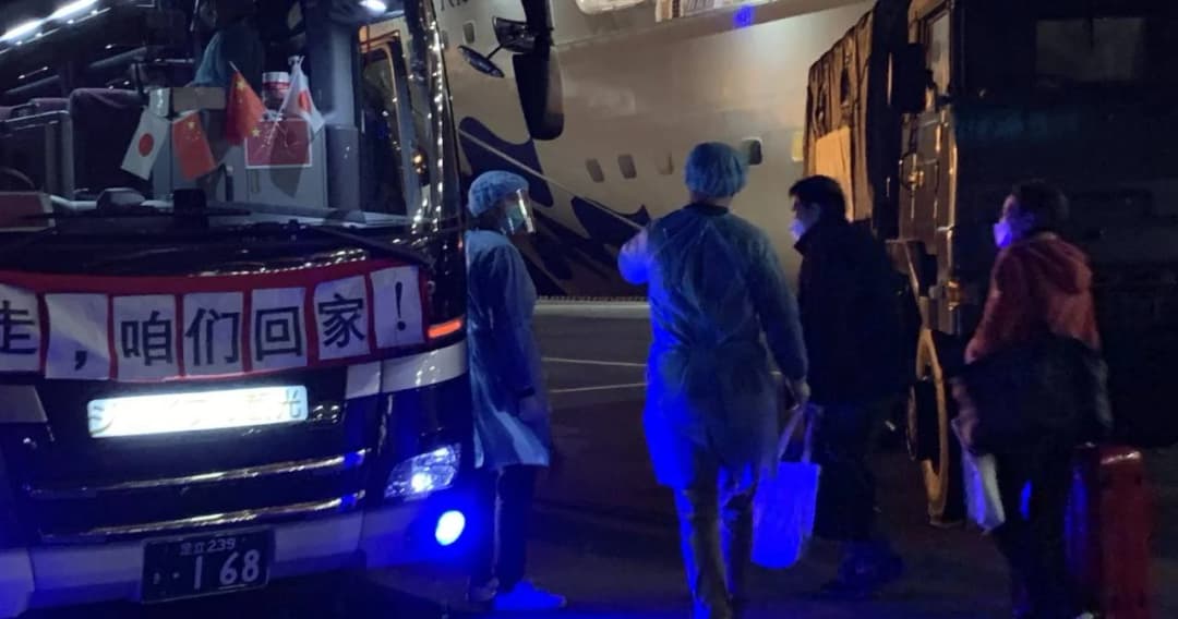 ผู้โดยสารชาวฮ่องกง 106 คนบนเรือไดมอนด์ พรินเซสส์ เดินทางถึงฮ่องกงแล้ว