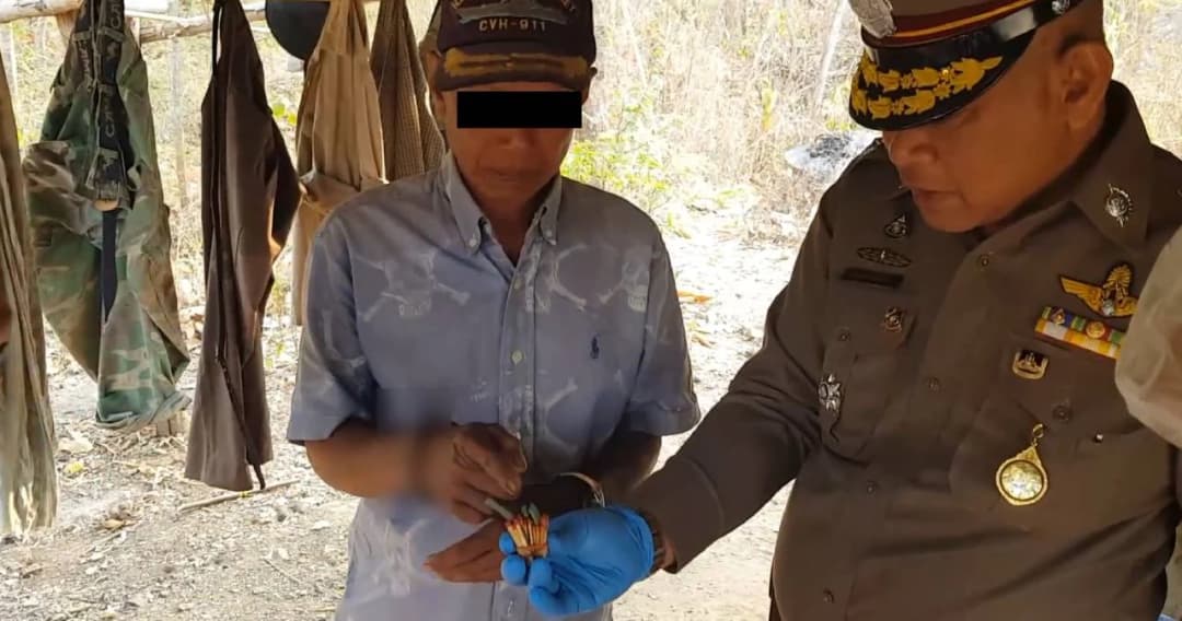 จับลุง รปภ.เผาป่า 109 ไร่ พร้อมชนวนตั้งเวลาเผา เจ้าตัวปฏิเสธไม่ได้ทำ