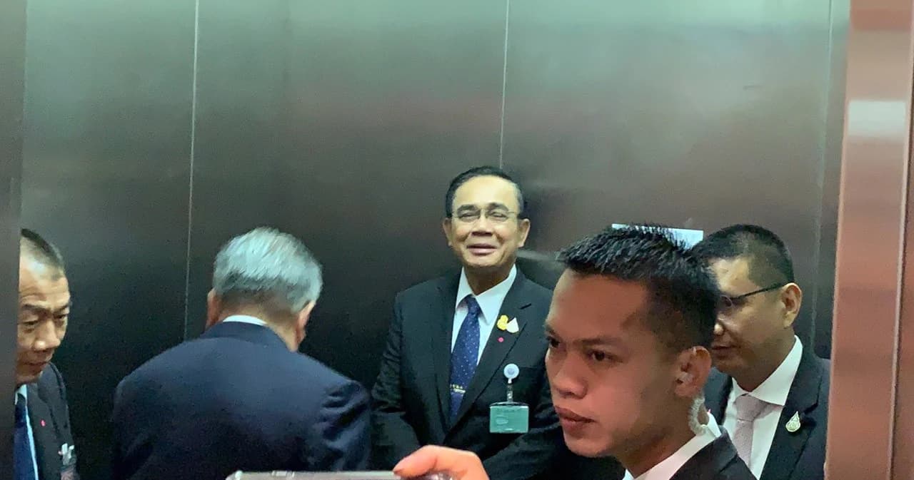 นายกฯ ยิ้มเข้าสภาแต่เช้าไม่ตอบถูกเรียกว่าคุณ