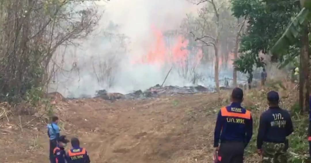 เข้าสู่วันที่ 6 ไฟไหม้ป่าเขาบรรทัด ผู้ว่าฯ ตราด ขอ ฮ.ช่วยดับ-ระดมกำลังทำแนวกันไฟ
