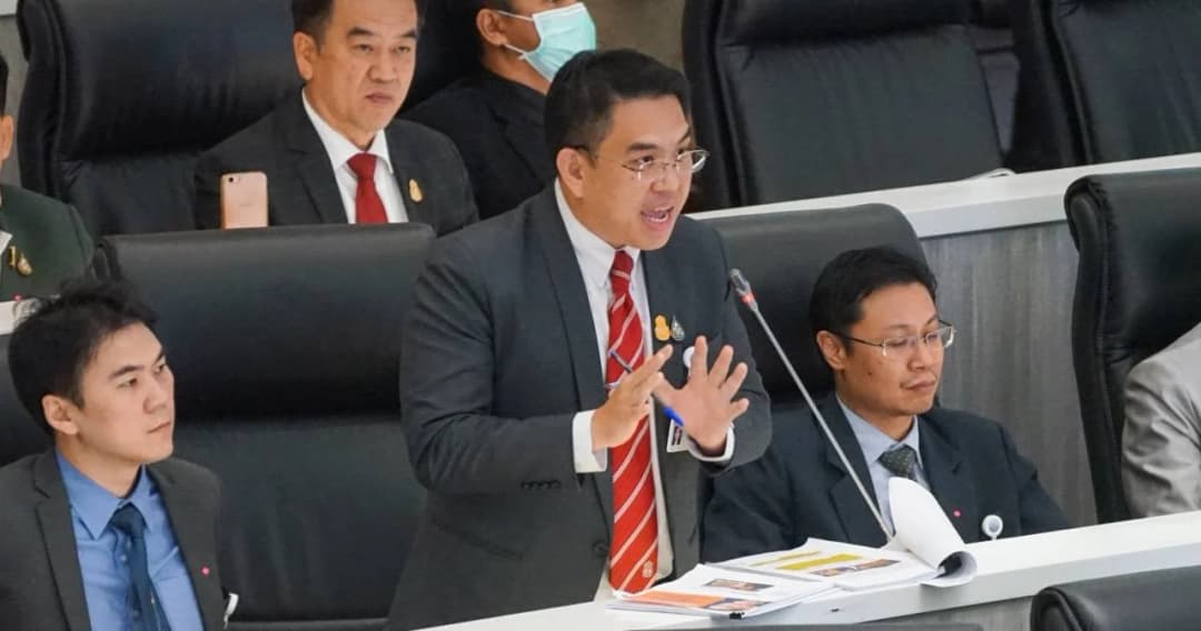 วิโรจน์ เปิดข้อมูลอ้างมีการใช้งบประมาณรัฐ ปฏิบัติการคุกคามในโซเชียล