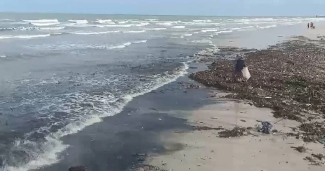 พบคราบน้ำมันลอยกลางทะเลอ่าวไทย จ.นครศรีธรรมราช