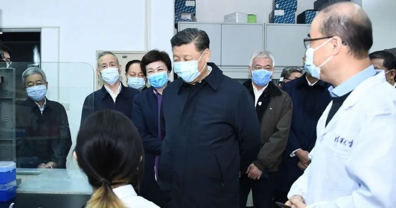 สีจิ้นผิงลงพื้นที่ ตรวจความคืบหน้างานวิจัย-รักษาไวรัสโควิด-19