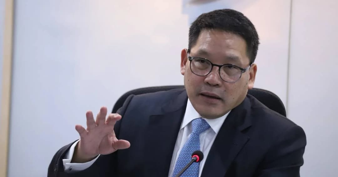 อุตตม ชี้ต้องแจกเงินกระตุ้นเศรษฐกิจจากโควิด คาดขั้นต่ำได้คนละ 1 พันบาท