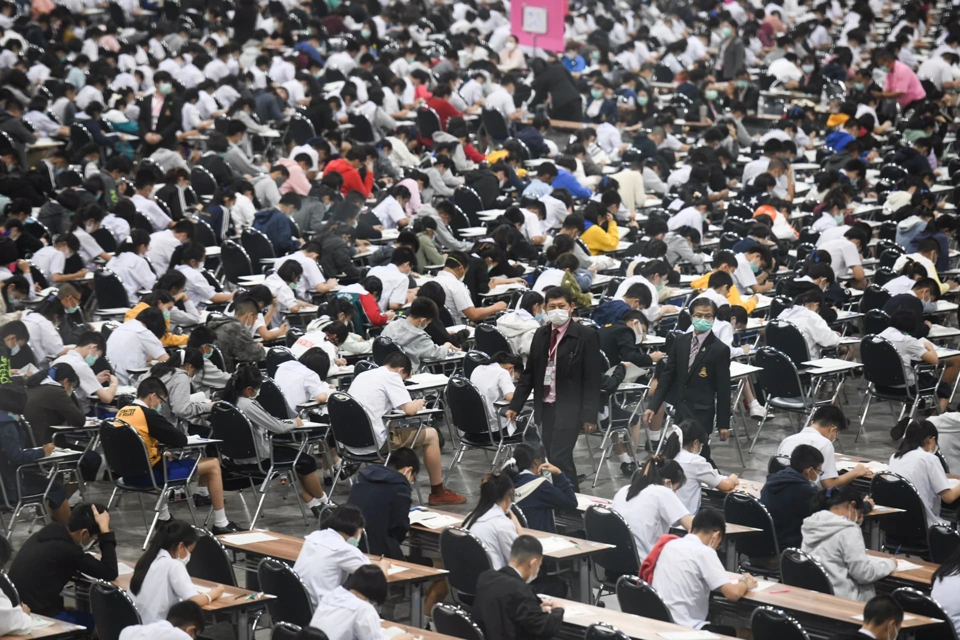 ปลัด ศธ.ยืนยันเปิดภาคเรียน 1 ก.ค.นี้ จัดการเรียนการสอนใน 4 ระยะ