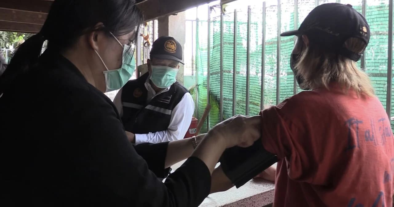 แรงงานเกาหลีกลับไทย อยู่บ้านใช้ชีวิตปกติ แต่ลูกชายถูกห้ามไป ร.ร.