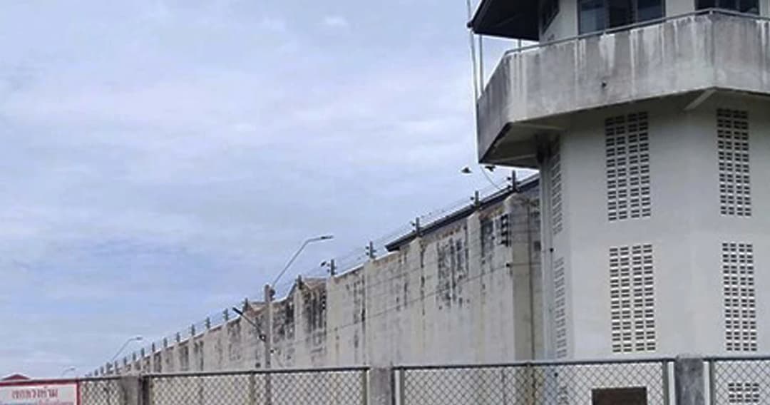 ย้าย “ผู้คุมคุกปากน้ำ” เทน้ำร้อนใส่ผู้ต้องขังที่ทะเลากันเพราะขโมยขนม