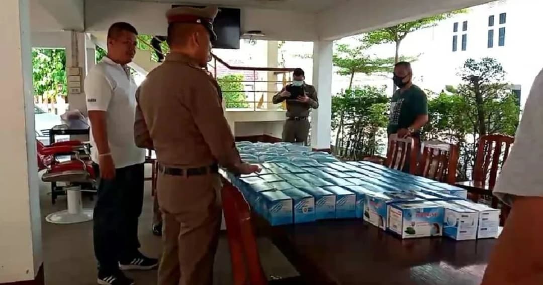 ปคบ.บุกจับหน้ากากอนามัยขายแพง ตลาดอรัญประเทศและตลาดโรงเกลือ ยึดกว่า 5,000 ชิ้น