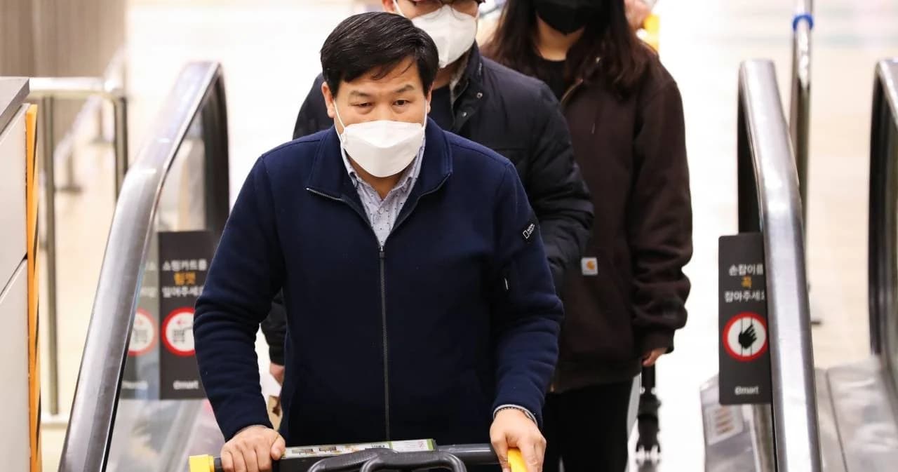 เกาหลีใต้เพิ่มการคัดกรองนักเดินทางจากยุโรป พร้อมรายงานผลตรวจสุขภาพ 14 วัน