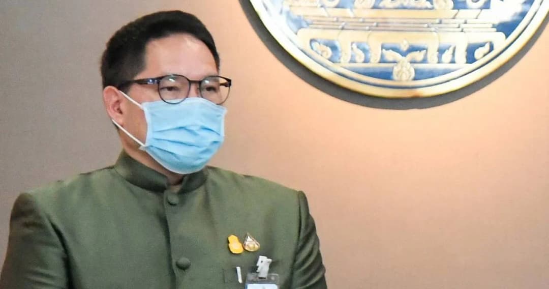 รมว.คลัง ต้องกักตัว 14 วัน หลังตำรวจติดตามติดเชื้อโควิด-19