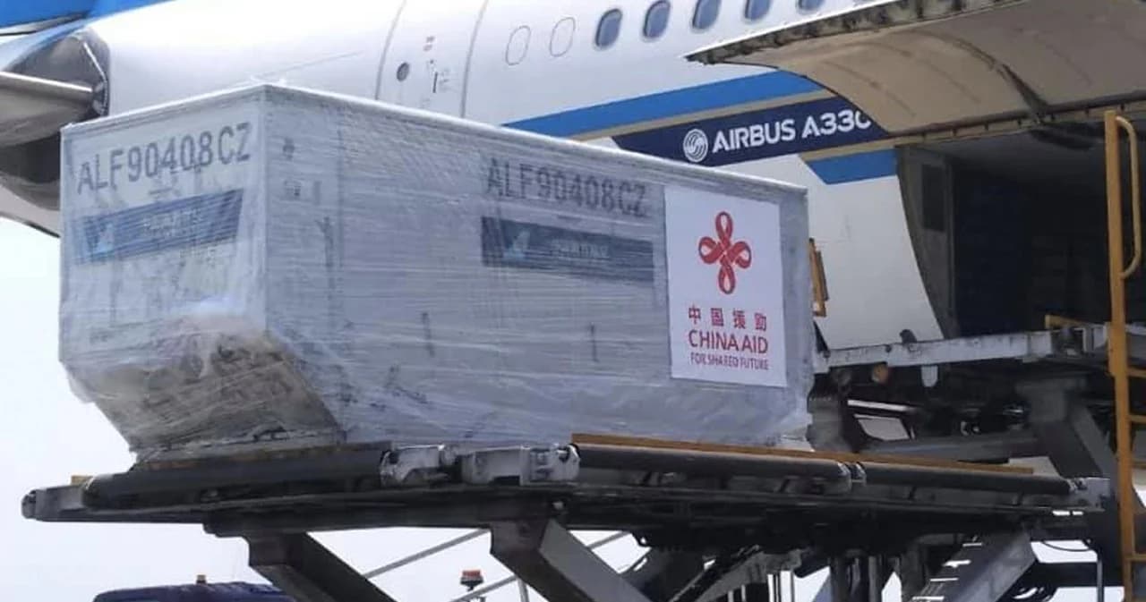 ถึงไทยแล้ว! รัฐบาลจีนบริจาคเวชภัณฑ์ต่อสู้โรคติดเชื้อโควิด-19