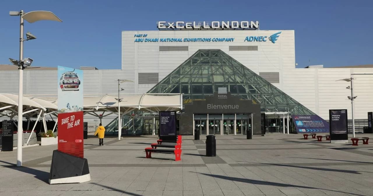 อังกฤษใชศูนย์ประชุมเอ็กเซลเป็นโรงพยาบาลสนามรองรับ 4 พันเตียง