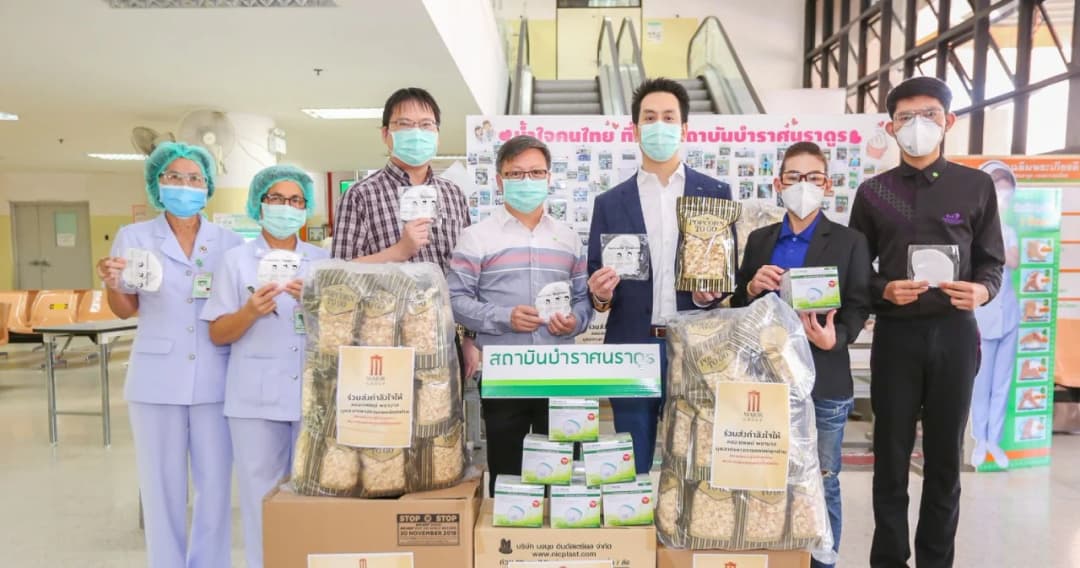 เมเจอร์ ส่งกำลังใจ มอบหน้ากาก N95-ป๊อปคอร์น ให้บุคลากรทางการแพทย์บำราศฯ