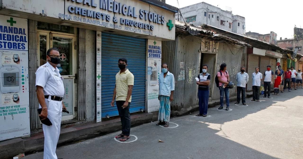 ชายอินเดียป่วยโควิด-19 ไม่ยอมกักตัวก่อนไปร่วมงานเทศกาล ทางการสั่งกักตัว ปปช. 4 หมื่นคน