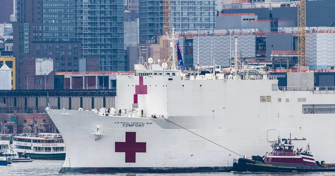 เรือยูเอสเอ็นเอส คอมฟอร์ตถึงนิวยอร์ก รองรับผู้ป่วยโควิด-19