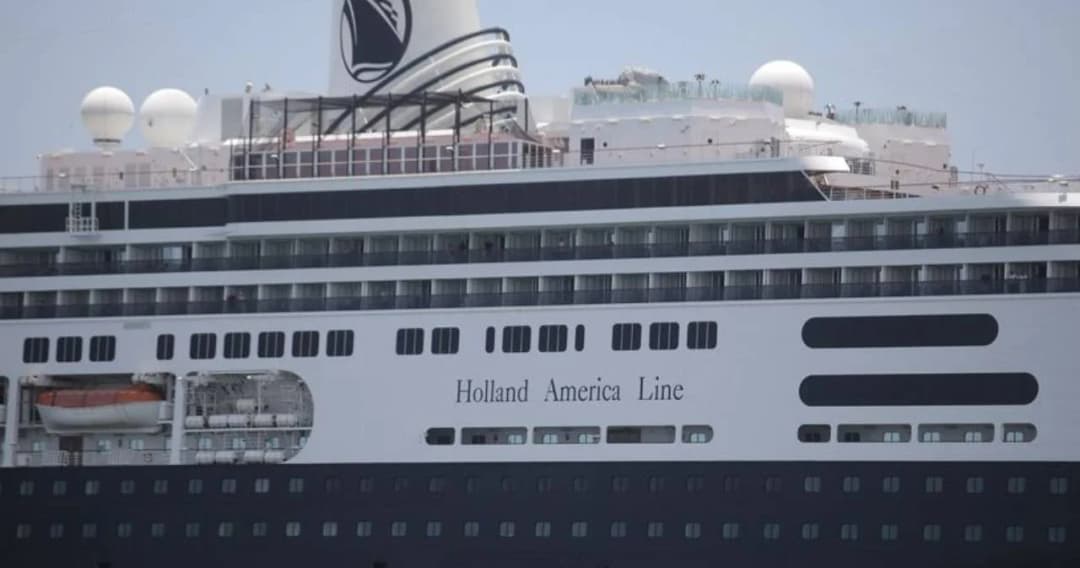 รัฐฟลอริดาอนุญาตให้เรือสำราญ 2 ลำพร้อมผู้ติดโควิด-19 เข้าเทียบท่าได้