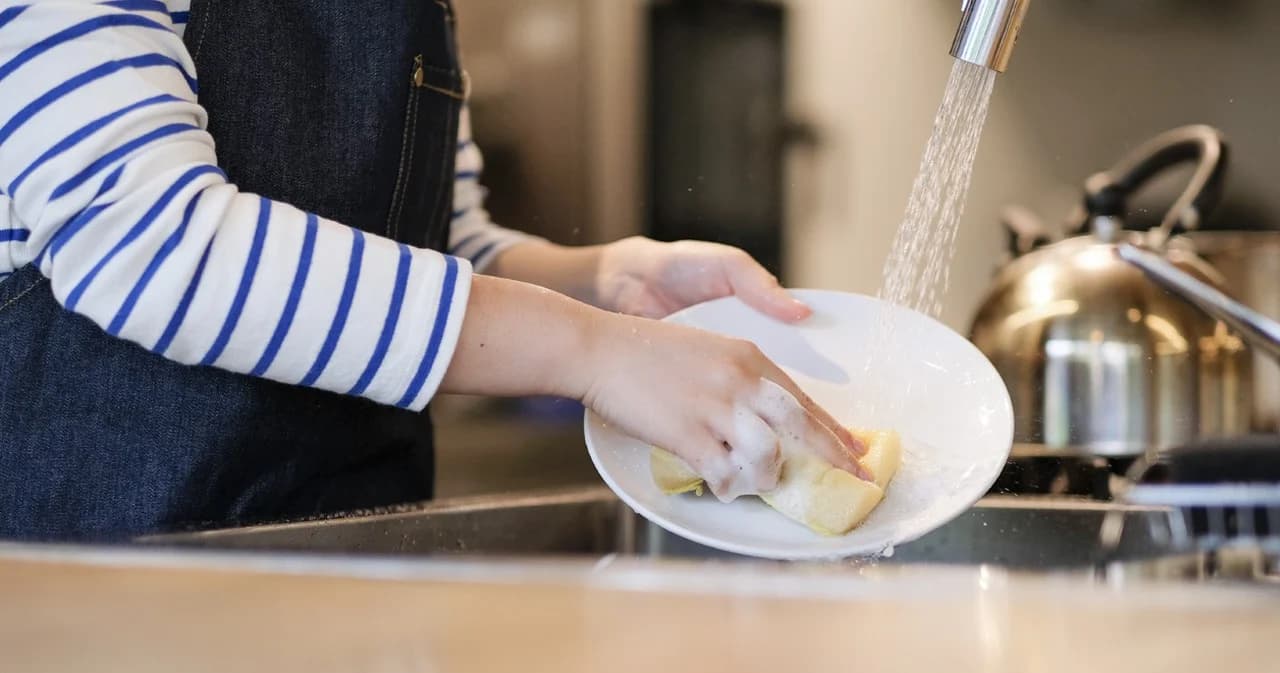 โควิด-19 กระทบนักเรียนนักศึกษา ขาดรายได้ กลัวไม่มีเงินเรียนต่อ