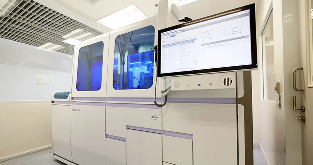 รพ.จุฬาฯ ใช้เครื่องอัตโนมัติตรวจเชื้อโควิดสูงสุด 1,440 เคสต่อวัน-เจ้าหน้าที่ไม่เสี่ยง