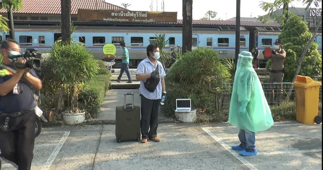 บุรีรัมย์ดักรอคนออกจากสนามบินไม่กักตัว อีกรายไข้สูง ญาติไปรับโดนกักด้วย