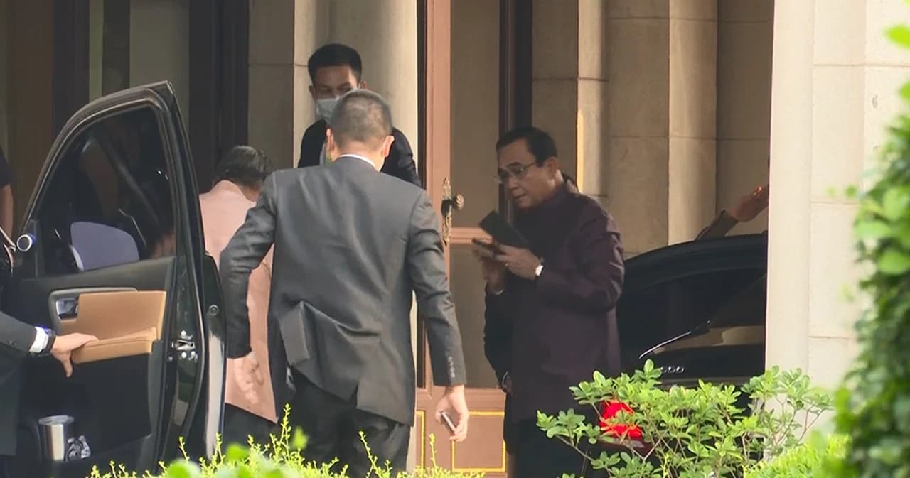 นายกฯ นำประชุมครม.เต็มคณะ ถกพ.ร.ก.กู้เงิน