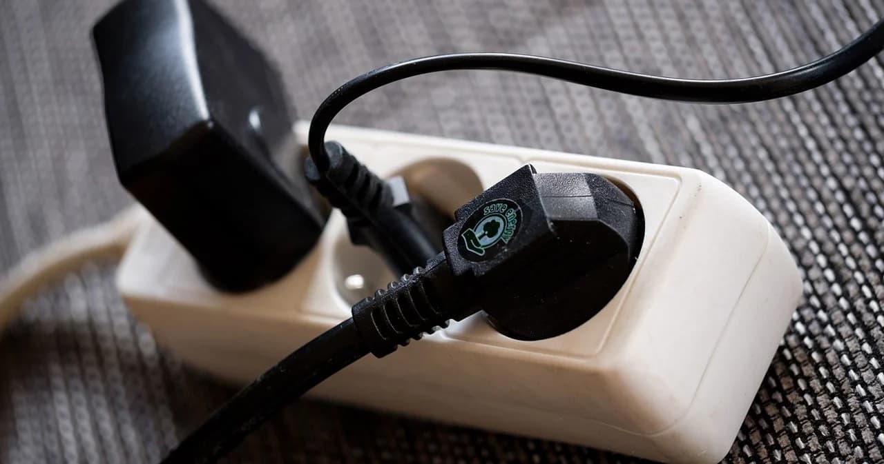 ครม.ช่วยเหลือให้ใช้ไฟฟ้าฟรี เฉพาะมิเตอร์ไม่เกิน 5 แอมป์