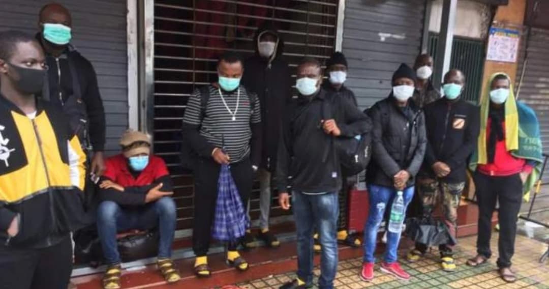 ชาวแอฟริกันในจีนถูกไล่ออกจากโรงแรม หลังมีข่าวลือว่าอาจเป็นกลุ่มแพร่เชื้อโควิด-19