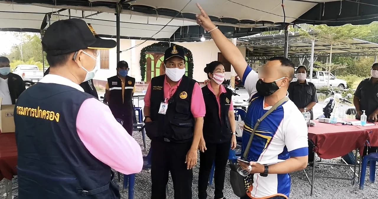 ทหารโวยผู้ว่าฯ ตรังไม่ให้ผ่านด่านโควิด ถูกต้นสังกัดขัง 45 วัน แถมตัดบำเหน็จ