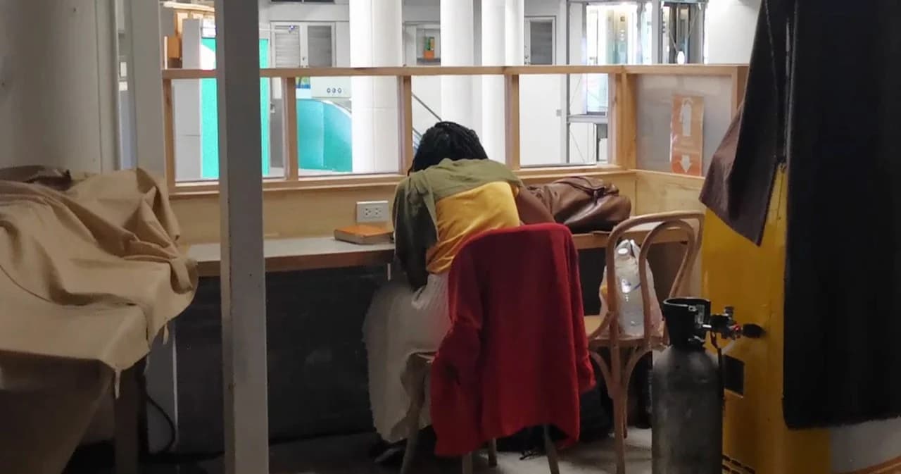 สาวนักท่องเที่ยวตกค้างสนามบินเชียงใหม่นานร่วมสัปดาห์