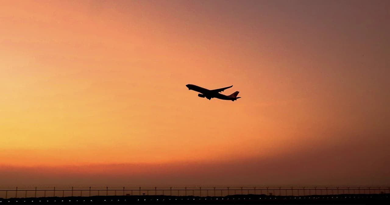 เตรียมเปิดบินในประเทศ 1 พ.ค. แบบป้องกันโควิด ขายตั๋วเว้น-กันที่นั่งป่วยฉุกเฉิน