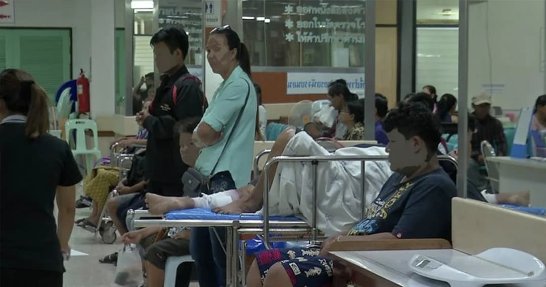 ภาค ปชช.หวั่นโยกงบบัตรทอง 2,400 ล้าน กระทบ รพ. แม้ปลัดแจงเป็นส่วนค่าแรงบุคลากร