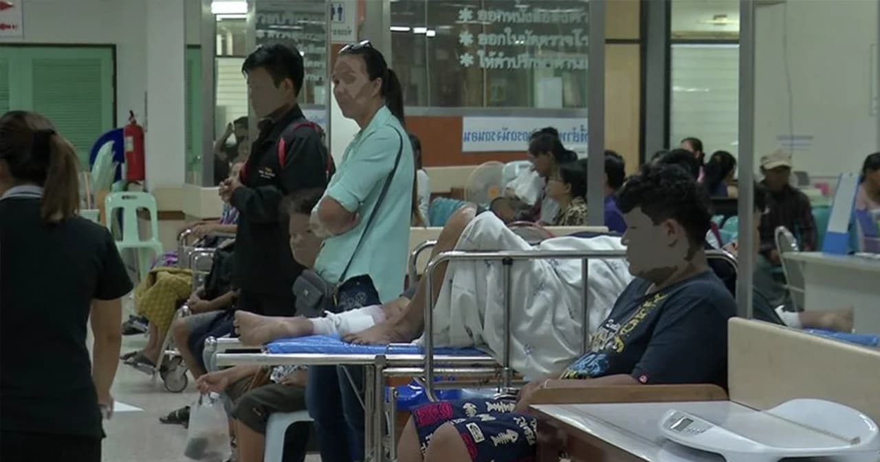 ภาค ปชช.หวั่นโยกงบบัตรทอง 2,400 ล้าน กระทบ รพ. แม้ปลัดแจงเป็นส่วนค่าแรงบุคลากร