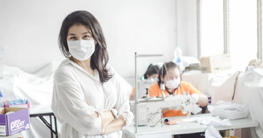 พลิกธุรกิจจัดเลี้ยงมาทำหน้ากากผ้าแจก ให้พนักงานมีงานทำและได้ทำประโยชน์ให้ผู้อื่น