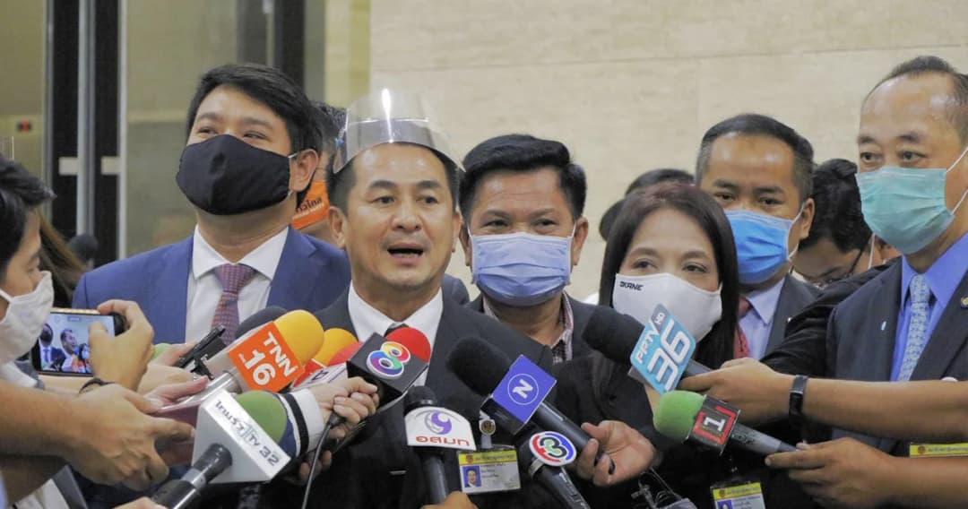 ฝ่ายค้านยื่นขอเปิดสภาวิสามัญคุมใช้งบกู้ 1 ล้านล้าน แต่เสียงยังขาดเปิดไม่ได้