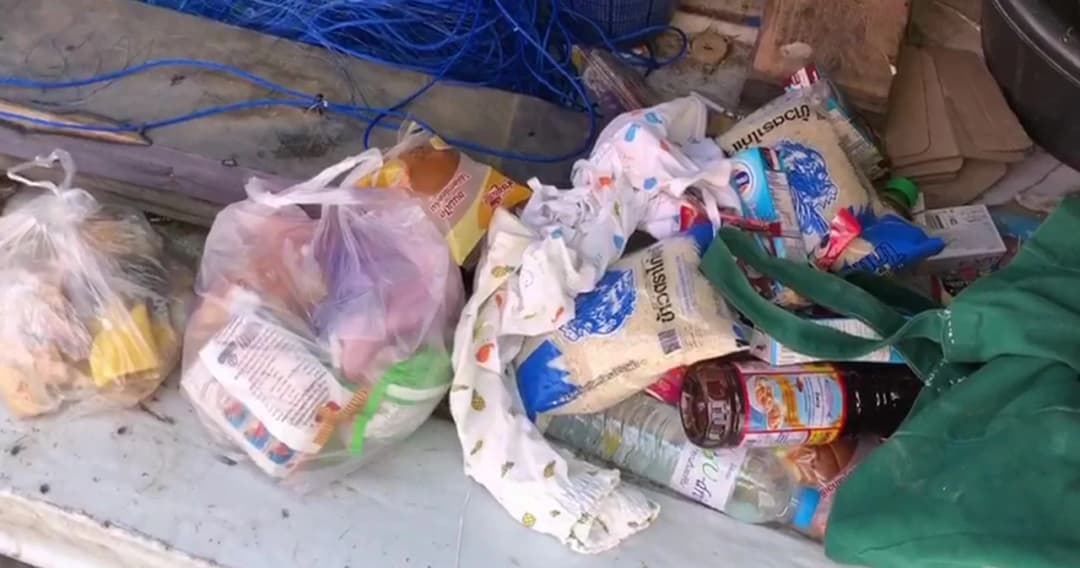 สุดเอือมระอาแม่ลูกตระเวนโกยของบริจาคตู้ปันน้ำใจเกลี้ยงตู้