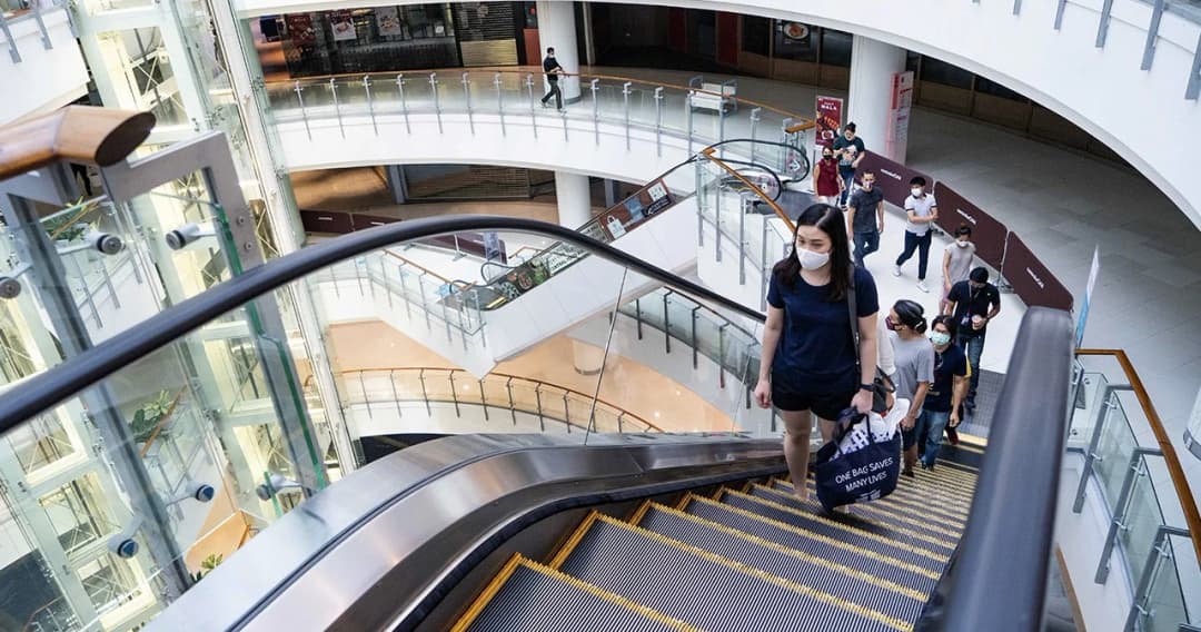 ผู้ว่าฯ กทม. หวั่นคลายล็อกคนแห่เข้าห้าง สั่งนับจำนวนถ้าเกินต้องรอคนออกถึงเข้าได้