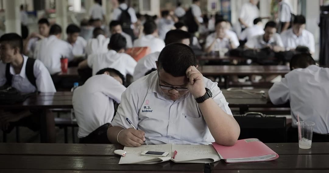 3 พรรคใหญ่ประสานเสียง เปิดโรงเรียนพื้นที่ไม่เสี่ยงไม่ต้องรอ 1 ก.ค. ดีกว่าเรียนออนไลน์