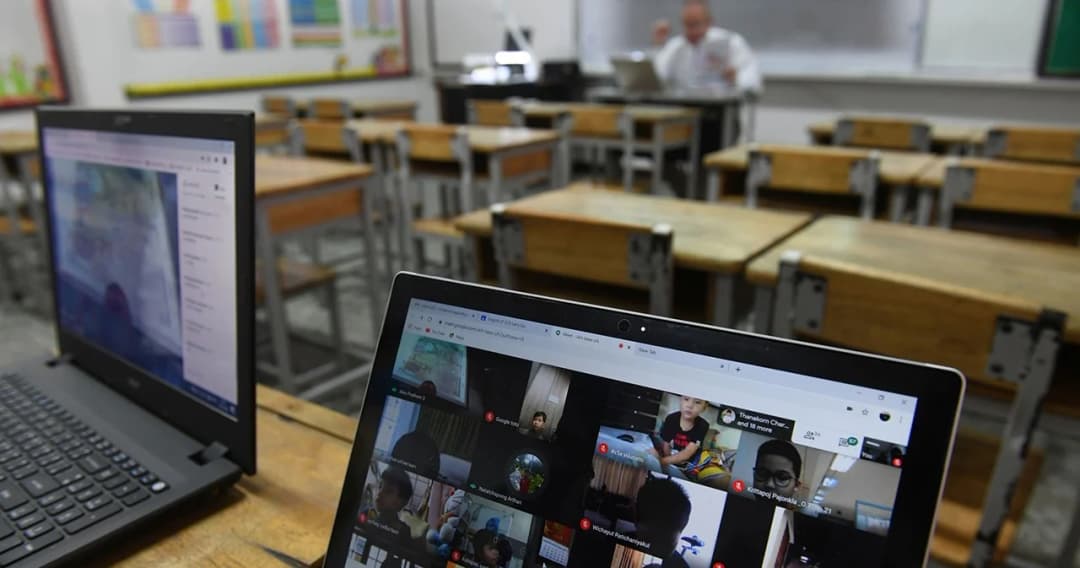 เรียนออนไลน์ผ่าน DLTV วันแรกพบปัญหาเว็บล่ม เด็กอุปกรณ์ไม่พร้อม