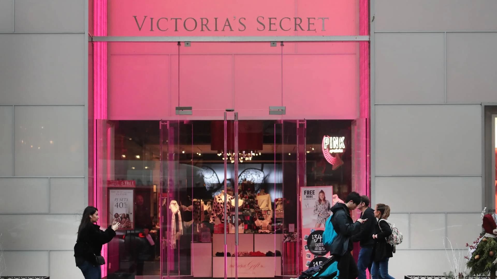 Victoria’s Secret เตรียมปิด 250 ร้านในอเมริกาเหนือ หลังยอดขายตกต่อเนื่อง