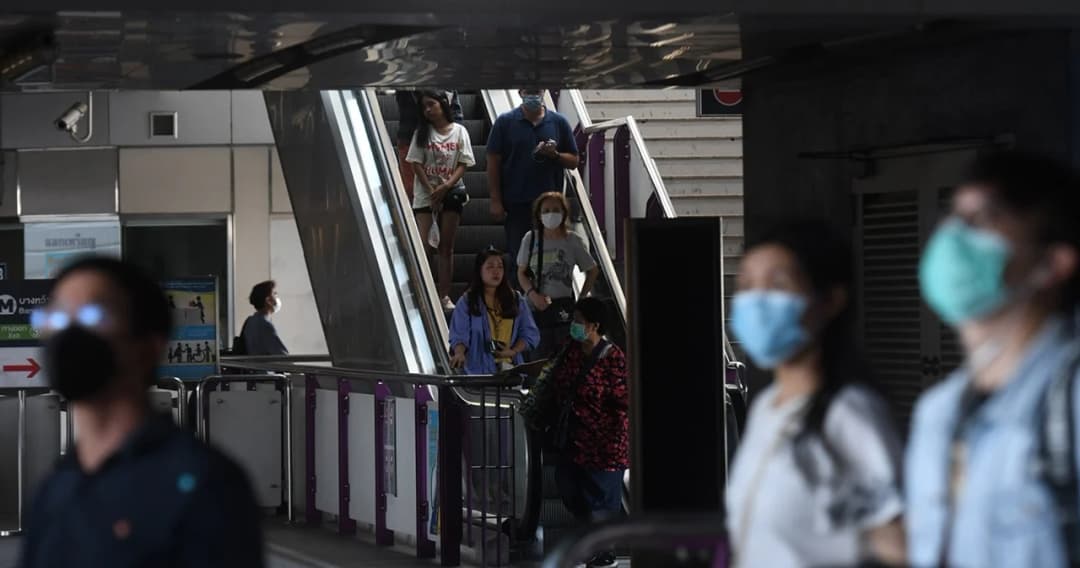 กทม.ยอมรับเสี่ยงโควิดระบาดรอบ 2 ผ่อนปรนแล้วคนประมาท ประชุมเตรียมรับเหตุแล้ว