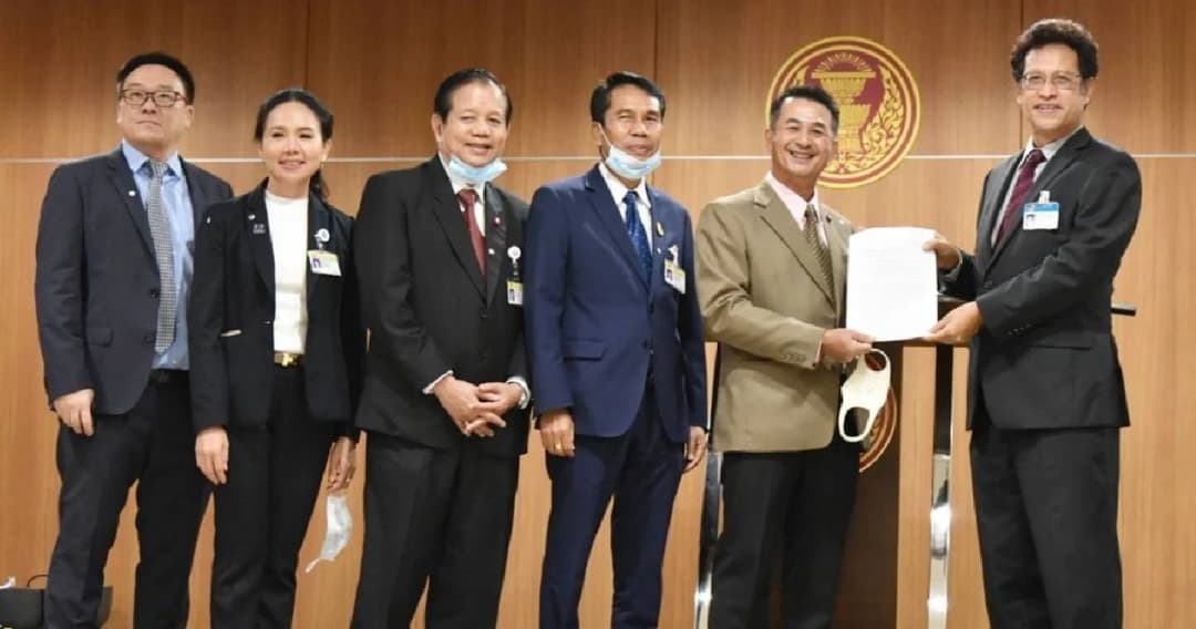 ฝ่ายค้านรับ พ.ร.ก.กู้เงินผ่านแน่ ขอตั้ง กมธ.ตามจี้การใช้งบแทน-แก้ให้รายงานสภาทุก 3 เดือน