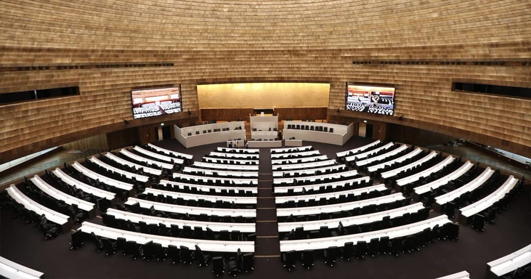 มิ่งขวัญ ชี้รัฐบาลบริหารเศรษฐกิจห่วย เบิกงบกลางหมดจนต้องกู้มาสู้โควิด