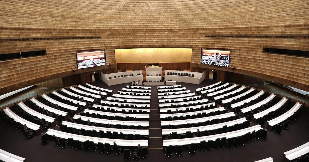 มิ่งขวัญ ชี้รัฐบาลบริหารเศรษฐกิจห่วย เบิกงบกลางหมดจนต้องกู้มาสู้โควิด